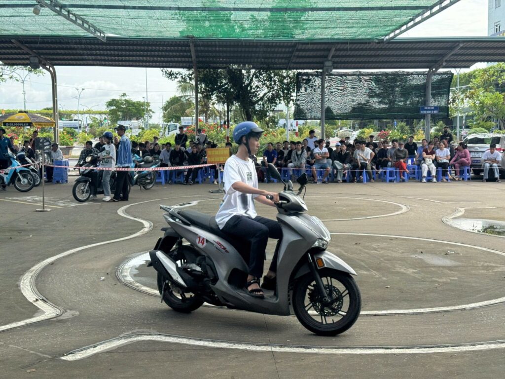 Thi Bằng Lái Xe Hạng A-Giá Học Bằng Lái A