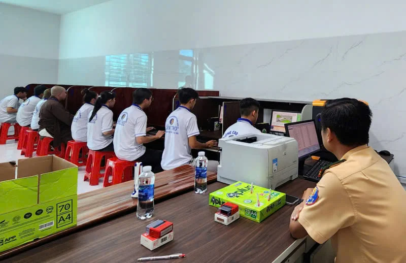 Thi Lý Thuyết Hạng A2-Giá Thi Bằng Lái A2