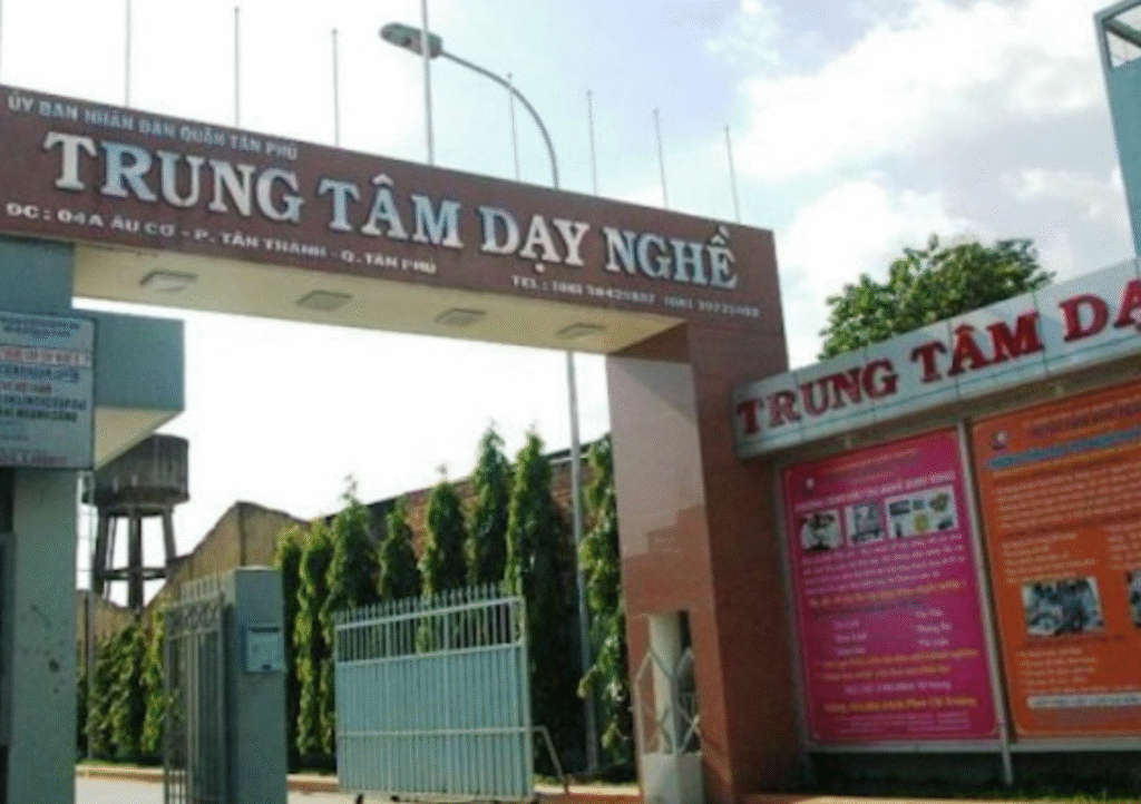 Trung Tâm Dạy Nghề Quận Tân Phú-Học Lái Xe Hơi TPHCM