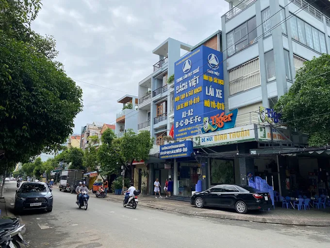 Trường Dạy Lái Xe Bách Việt - Học Bằng Lái Xe Ô Tô Trả Góp