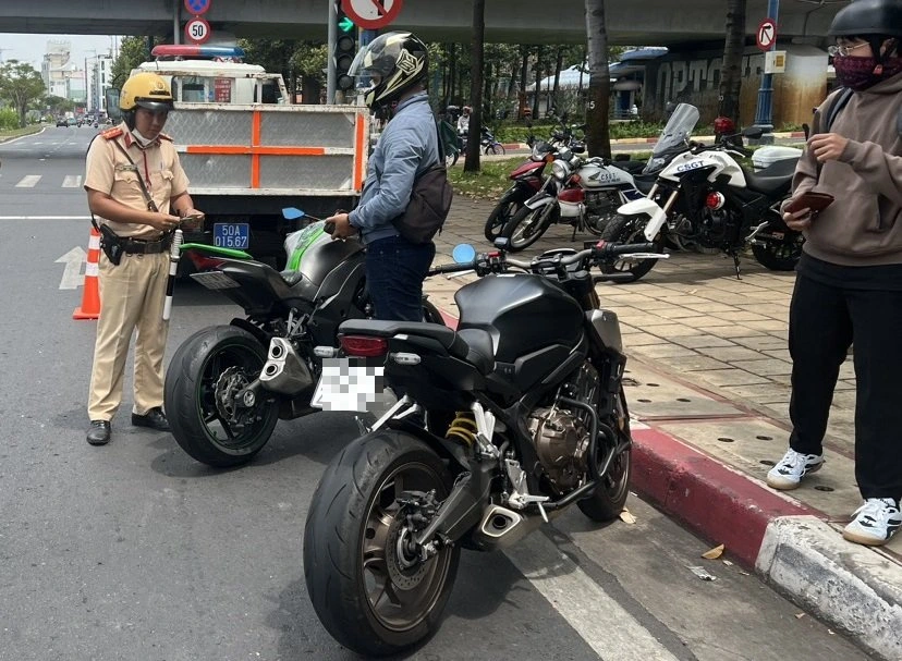 Vi Phạm Giao Thông Không Bằng Lái A2-Chi Phí Thi Bằng A2