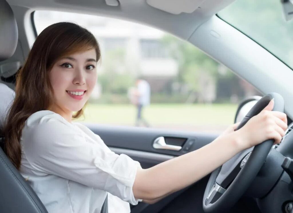 Phụ Nữ Nên Học Bằng B1-Giá Thi Bằng B1