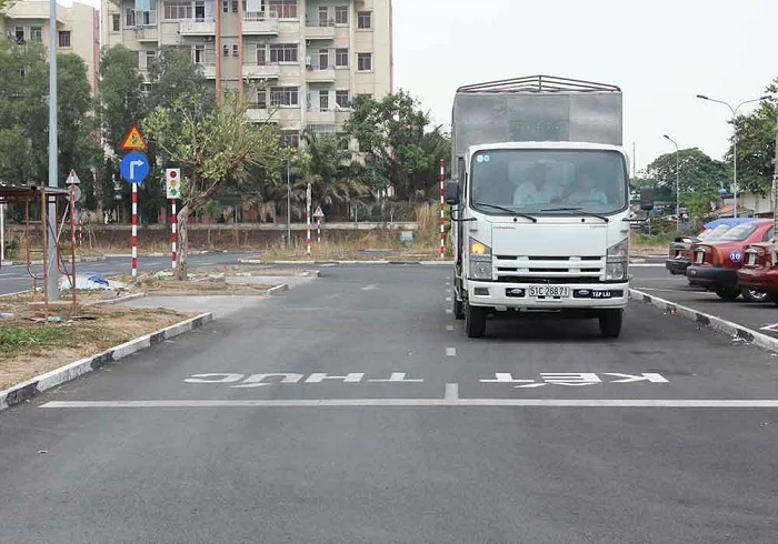 Sân Tập Lái Hạng C1-Chi Phí Học Bằng C1