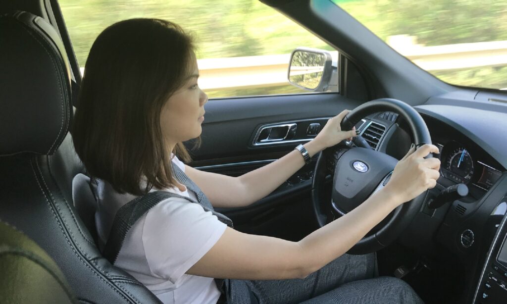 Lái Xe Ô Tô Với Bằng B-Nên Học Bằng B Hay C1